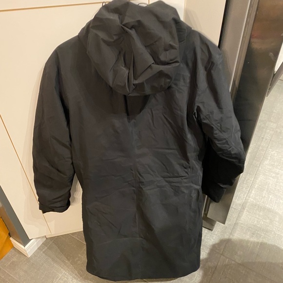 Arc’teryx insulated parka, size X-large - Picture 7 of 8
